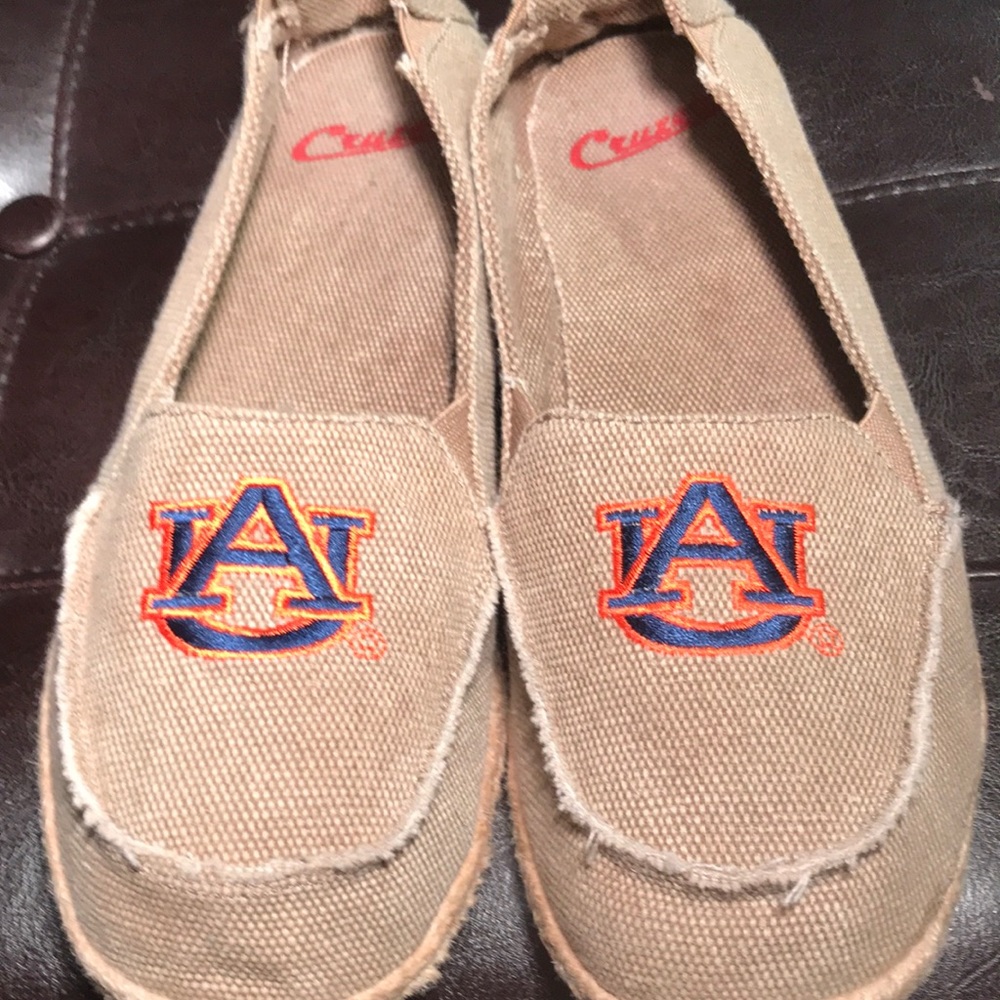 Women’s size 10 University of Auburn tigers shoes
